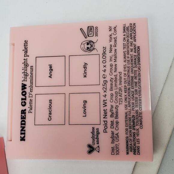 Kinder Glow Highlight Palette with 4 shades New in Package - Picture 3 of 5